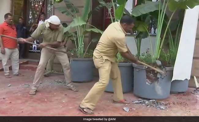 After Mumbai Fire Kills 14, Civic Body BMC Demolishes Illegal Structures At Restaurants