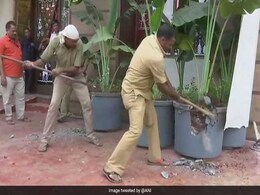 कमला मिल्स हादसा: 14 मौत के बाद नींद से जागी  BMC, होटलों के अवैध ढांचे को ढहाया कमला मिल्स हादसा: 14 मौत के बाद नींद से जागी  BMC, होटलों के अवैध ढांचे को ढहाया