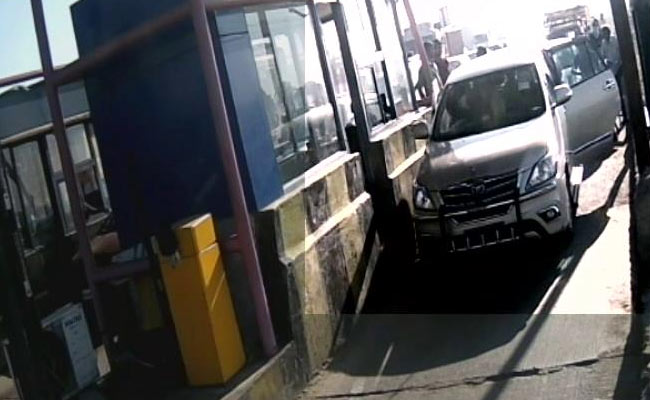 Woman MLA Allegedly 'Abuses' Toll Plaza Staff; Video Goes Viral