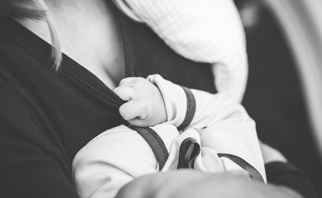 Breastfeeding Basics: How And When Should You Stop?