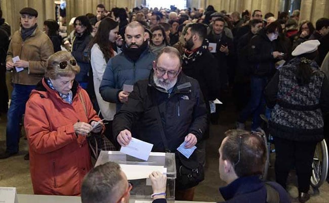 Catalans Vote In Bid To Solve Independence Crisis