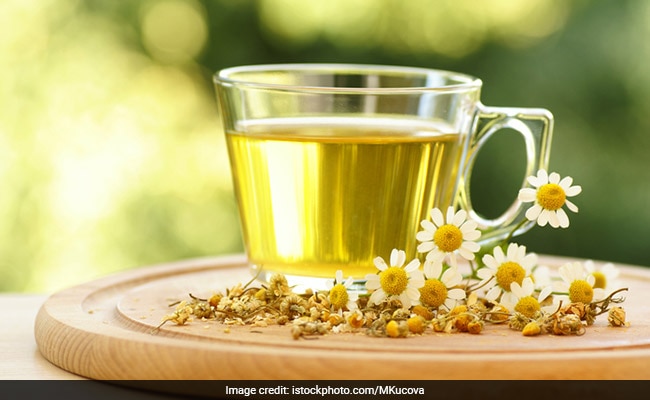 chamomile tea helps in sleeping better