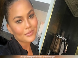 Chrissy Teigen Live-Tweets An Eight-Hour 'Flight To Nowhere' Following A Passenger Mix-Up Chrissy Teigen Live-Tweets An Eight-Hour 'Flight To Nowhere' Following A Passenger Mix-Up