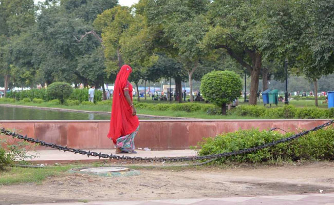 Delhi Pollution: Air Quality Begins To Improve With Clear Skies