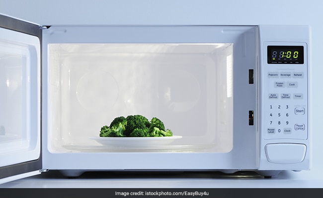 Microwaving Your Food In Plastic Containers It May Increase Risk Of Diabetes Obesity And Infertility