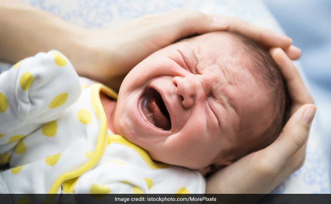 रोते हुए बच्चे को इस तरह करा सकते हैं शांत, यहां है 6 सुपर आइडिया