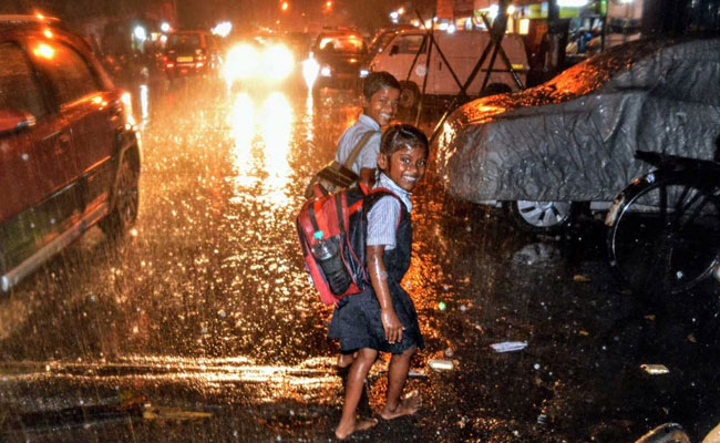 Cyclone Ockhi Live Updates: Mumbai Schools Closed, 1,540 Rescued From Other States