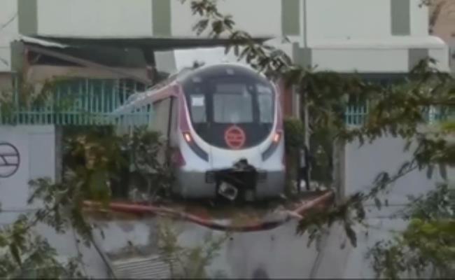 Delhi Metro Rail Corporation Suspends Officials Including Depot In-Charge For Crash