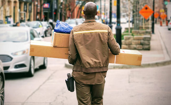 Amazon Delivery Worker Drops Off Package, Then Poops On Customer's Yard