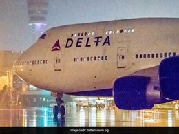 End Of An Era: Boeing 747 Takes Last US Commercial Flight End Of An Era: Boeing 747 Takes Last US Commercial Flight