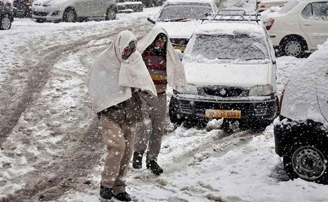 Fog In Parts Of North India; Avalanche Warning For Himachal Pradesh, Jammu And Kashmir