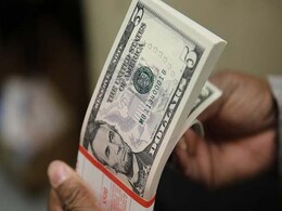 डॉलर के मुक़ाबले रुपया क्यों गिरता जा रहा है? डॉलर के मुक़ाबले रुपया क्यों गिरता जा रहा है?