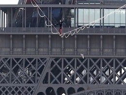 Record In The Sky: Daredevil Walks Tightrope 200 Feet In The Air Record In The Sky: Daredevil Walks Tightrope 200 Feet In The Air