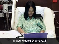 डिलिवरी के पहले कॉलेज की लड़की ने अस्पताल में दी परीक्षा, वायरल हुईं तस्वीरें