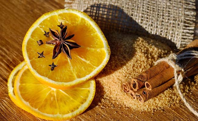 5 Homemade Face Scrubs To Clear Clogged Pores