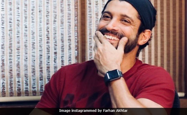 Farhan Akhtar Trolled For Calling Viral 'Invisibility Cloak' A 'Tech Marvel'