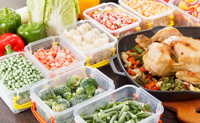 आप रखते हैं खाने पीने का शौक तो आपके लिए फूड इंडस्ट्री बन सकता है बेहतर करियर विकल्प