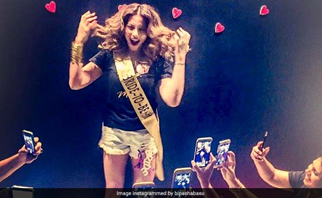 7 Unforgettable Gifting Ideas For Your BFF's Wedding