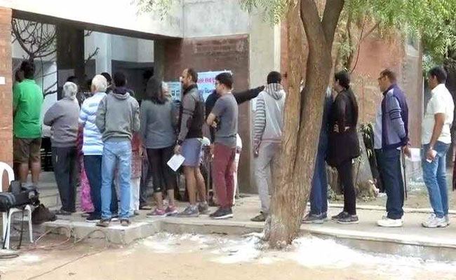 Gujarat Election Second Phase 2017 LIVE Updates: Arun Jaitley Votes In Ahmedabad's Vejalpur Gujarat Election Second Phase 2017 LIVE Updates: Arun Jaitley Votes In Ahmedabad's Vejalpur