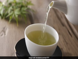 International Tea Day: आज है अंतर्राष्ट्रीय चाय दिवस, वजन घटाने के लिए ये 5 हर्बल टी पीना शुरू कर सकते हैं आप! International Tea Day: आज है अंतर्राष्ट्रीय चाय दिवस, वजन घटाने के लिए ये 5 हर्बल टी पीना शुरू कर सकते हैं आप!