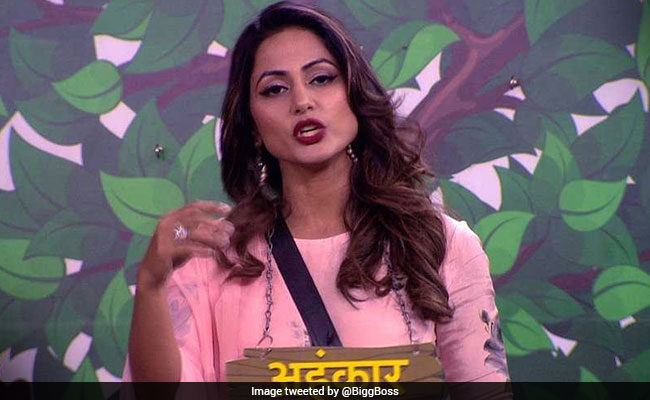 Bigg Boss 11: घरवालों को 'अहंकारी' हिना खान की धमकी, कहा- तुम सबको निकाल कर जाऊंगी...