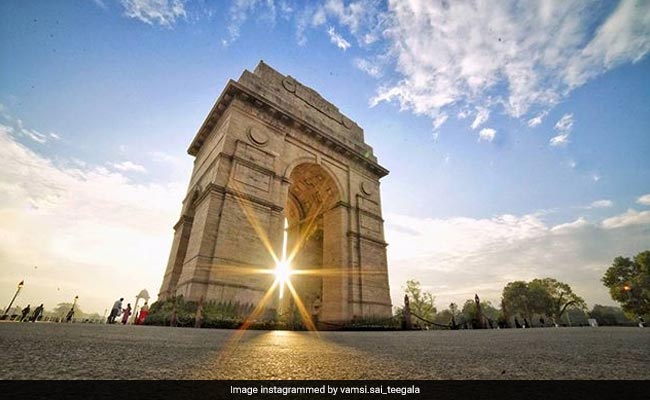 Delhi Feels The Chill As Minimum Temperature Drops To 15.8 Degrees Celsius