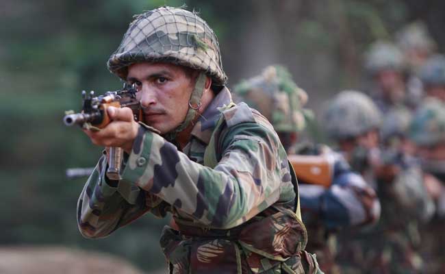 सेना ने तीन पाकिस्‍तानी सैनिक मार गिराए