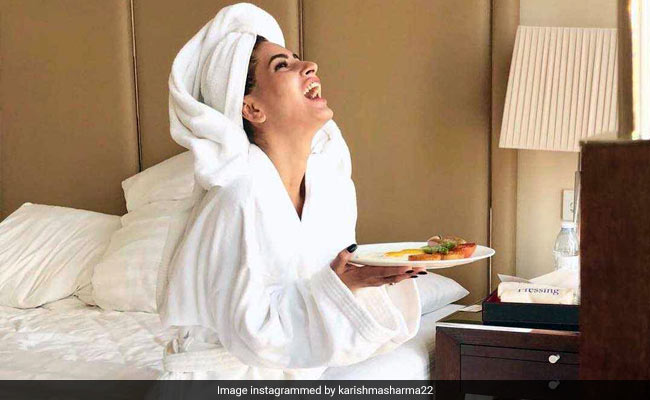<i>Ragini MMS Returns</i> Actress Karishma Sharma Trolled For Latest Pics, Told 'Don't Expose So Much'