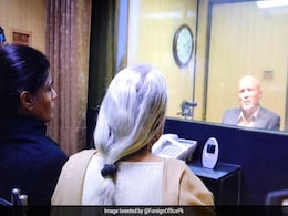भय के माहौल के बावजूद मां ने कुलभूषण से कहा- बेटा जब भी बोलना सच बोलना : सूत्र भय के माहौल के बावजूद मां ने कुलभूषण से कहा- बेटा जब भी बोलना सच बोलना : सूत्र