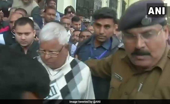 चारा घोटाला: लालू प्रसाद यादव पहुंचे कोर्ट, थोड़ी देर में आएगा फैसला