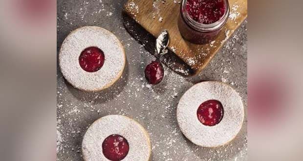 Linzer Cookies