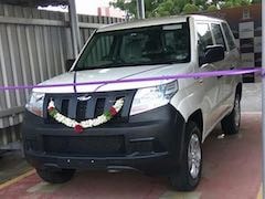 Mahindra TUV300 Plus Delivered To Customer; Anand Mahindra Confirms Launch In 2018