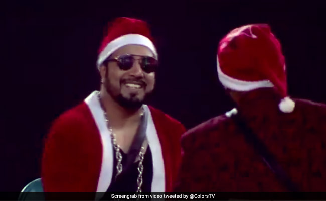 Bigg Boss 11: क्रिसमस पर मीका सिंह बने Santa, घरवालों को दिया यह टास्क