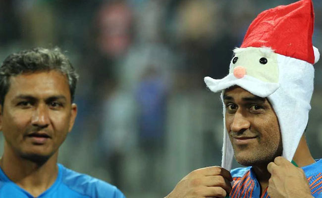 मैच जीतने के बाद धोनी बने सैंटा क्लॉस, सोशल मीडिया पर लोगों ने किए ऐसे कमेंट मैच जीतने के बाद धोनी बने सैंटा क्लॉस, सोशल मीडिया पर लोगों ने किए ऐसे कमेंट