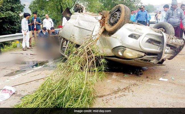 Mumbai-Pune Expressway Crash: SUV Landed In Oncoming Traffic