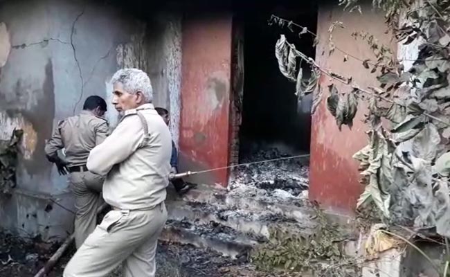 मुजफ्फरपुर : दूरस्थ शिक्षा निदेशालय की 70 लाख रुपये की किताबें खाक, जानबूझकर आग लगाए जाने की आशंका