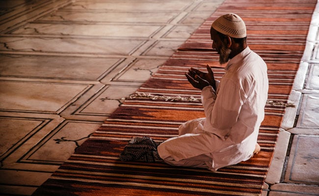 Gurgaon Villagers Form 'Khap Panchayat'To Boycott Those Disrupting Namaz At Public Spots