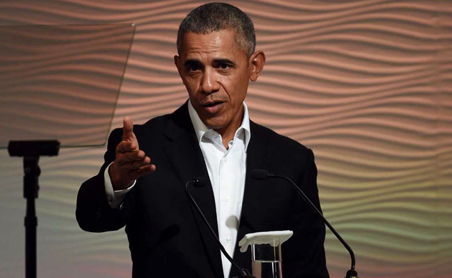 Obama Offers Twitter Advice Amid Row Over Donald Trump's Hate Retweet Row
