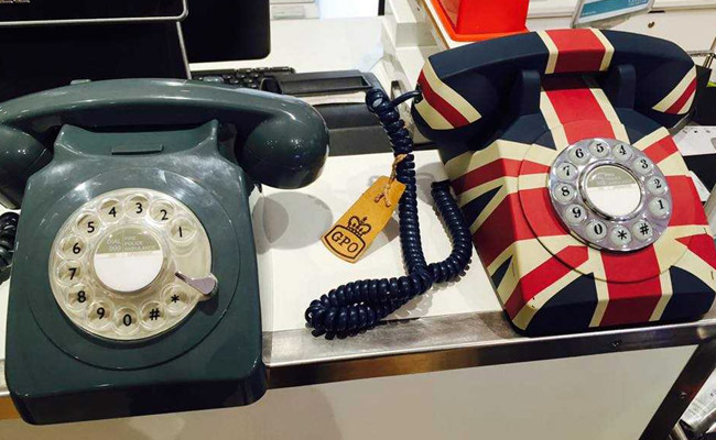 फोन के बिना पत्रकारिता और संसार