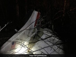 3 People Killed In US Plane Crash: Police 3 People Killed In US Plane Crash: Police