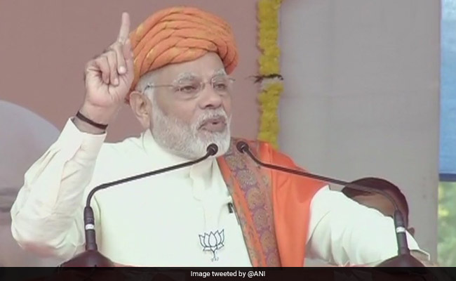 गुजरात चुनाव: धंधुका में पीएम मोदी बोले, बाबा साहेब और पटेल के साथ एक परिवार ने किया अन्‍याय