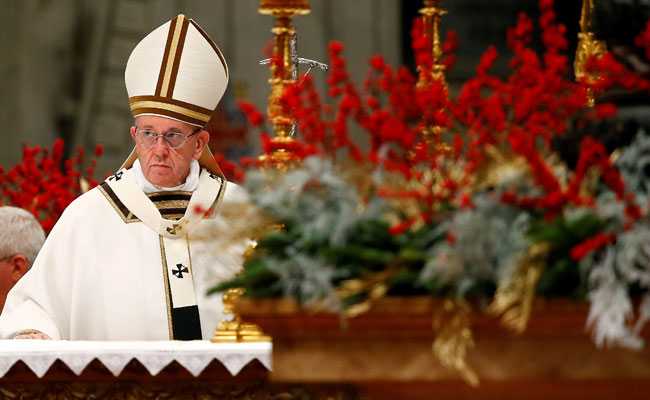 In Pope's Christmas Greeting, A Message Seen For Donald Trump