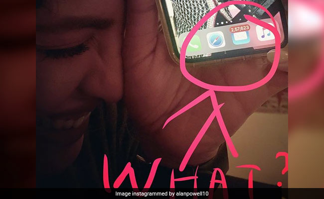 Priyanka Chopra's 2 Lakh+ Unread Mails Get Twitter Sharing Own Inbox Pics