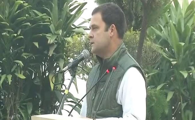 मुंबई में आग, राहुल गांधी के खिलाफ बीजेपी का प्रस्ताव और युवराज सिंह की एक तस्वीर चर्चा में, पढ़ें अब तक की 5 बड़ीं खबरें