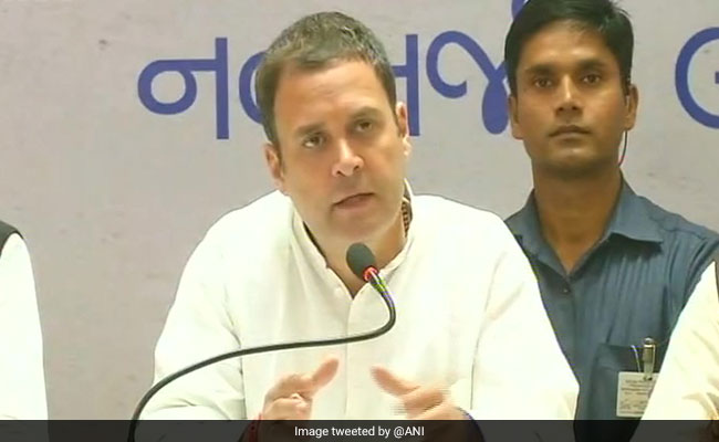 गुजरात चुनाव: अहमदाबाद की प्रेस कॉन्‍फ्रेंस में राहुल गांधी बोले- मंदिर जाना मना है क्‍या?, पीएम मोदी पर किए ये 6 वार