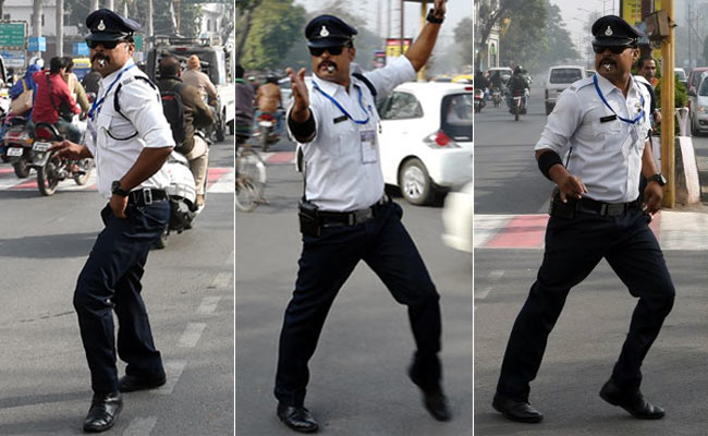 इंदौर के Dancing Cop ने ऑटोरिक्शा ड्राईवर को पीटा, सोशल मीडिया पर वायरल हुआ VIDEO