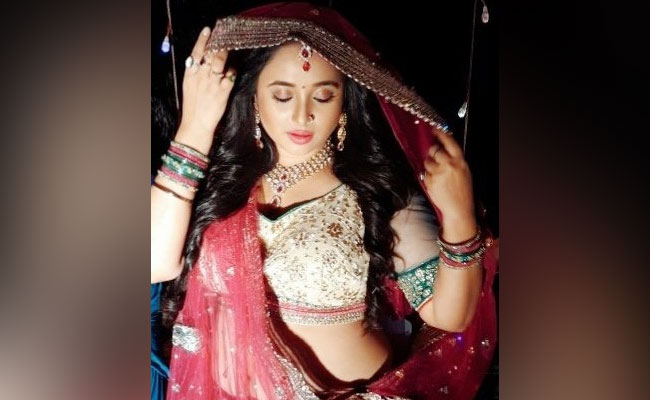 विराट कोहली-अनुष्का शर्मा के बाद इस हॉट सुपरस्टार का भी शादी को मन ललचाया