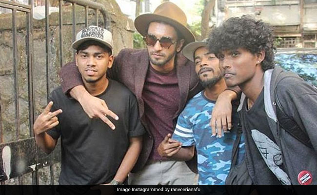 'पद्मावती' की रिलीज को तरस रहे रणवीर सिंह करने लगे रैप, बन गए हैं Gully Boy