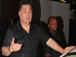 क्रिसमस की बधाई देते हुए ये क्या कर गए ऋषि कपूर, ट्विटर पर भड़के लोग क्रिसमस की बधाई देते हुए ये क्या कर गए ऋषि कपूर, ट्विटर पर भड़के लोग
