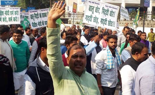 बालू-गिट्टी संकट को लेकर 18 दिसंबर को राजद करेगी बिहार बंद : तेजस्वी यादव